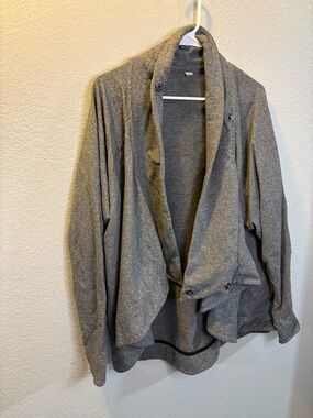 Lululemon Snap Button Relaxed Wrap